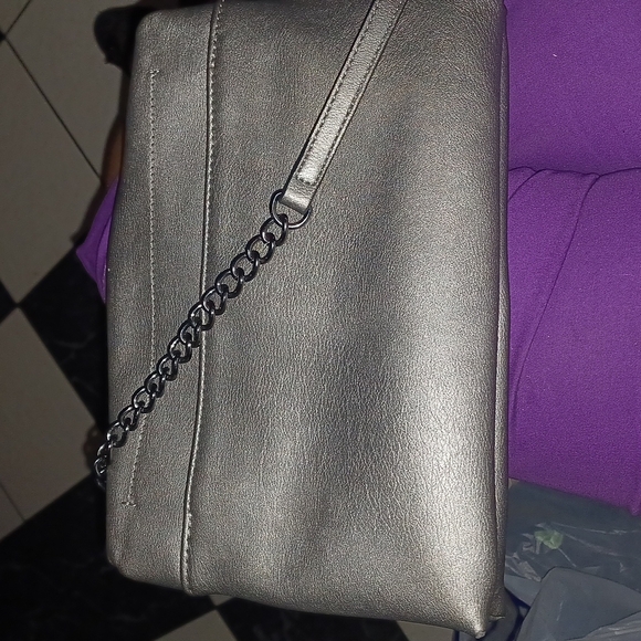 Vera Wang Crossbody Gunmetal Metallic Leather - Picture 4 of 8